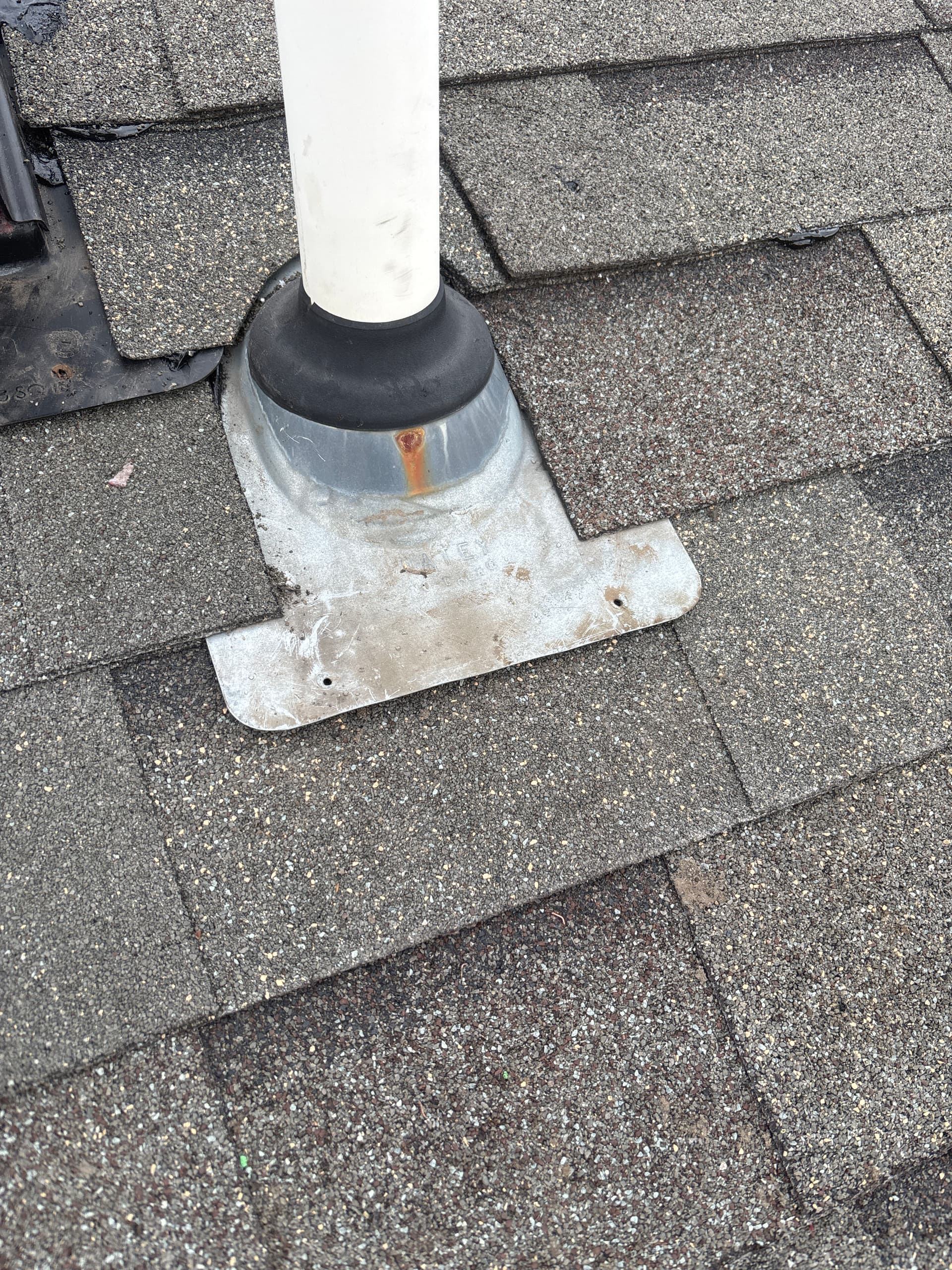 Gallery photos for Sealing Those Sneaky Roof Leaks Right Away: Image #1